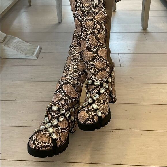 Wild Diva Shoes - WILD DIVA SNAKESKIN MOTIF BOOTS.  NEW